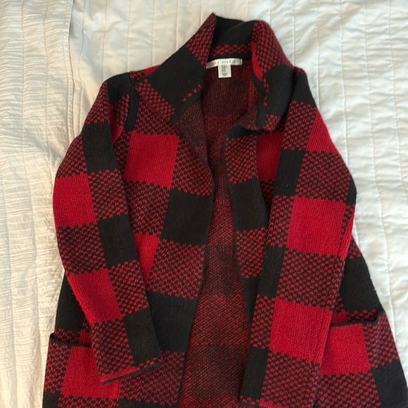 Plaid red and black sweater - Picture 2 of 3